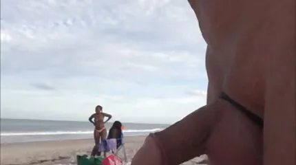 Một vị khách đến quán bar đụ phim sex nhật vú to một con chó cái tóc vàng với một cái mông béo ú Abella Danger.