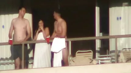gà hoàn sex nhật mới nhất toàn cởi quần áo.