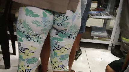 Sucker Lisa thích đưa một con cặc vào miệng. phim sex hay nhất