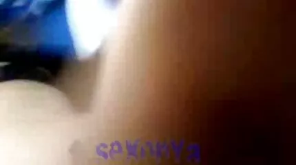 Hai phim ses moi nhat người họ đã phá một cô gái trẻ.